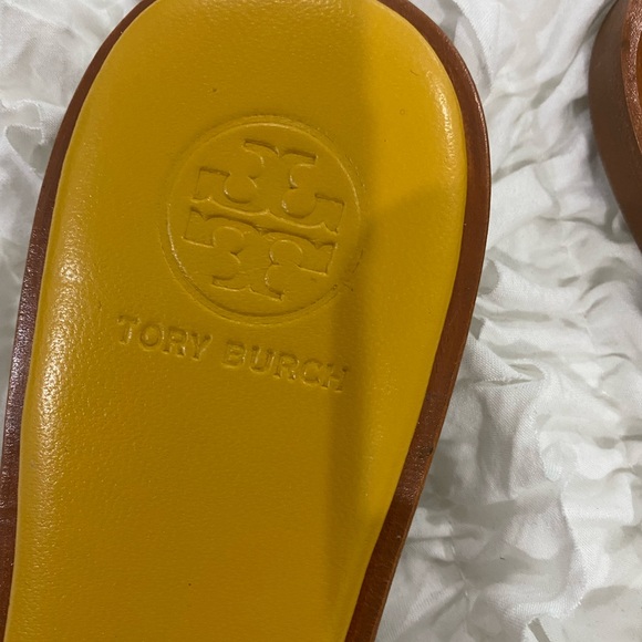 ⬇️PRICE DROP ⬇️ •Tory Burch - Yellow Flat Ines Sandals - 7.5 M - Picture 5 of 7